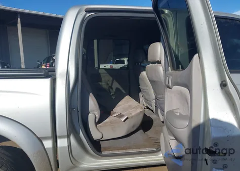 2004 Toyota Tacoma Prerunner V6 z USA, uszkodzony, nr VIN 5TEGN92N64Z358903